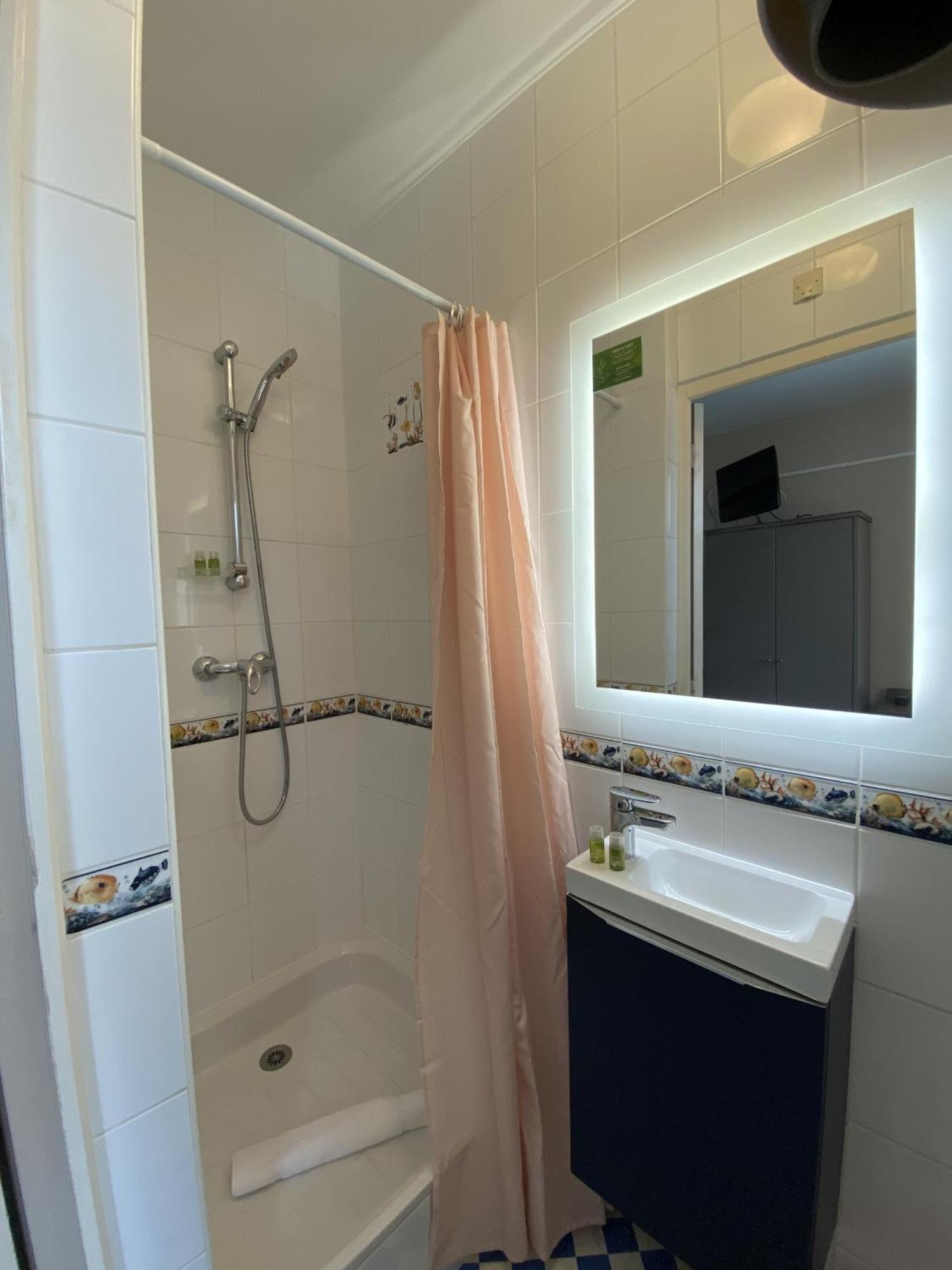 Hotel Et Studios Le Marina Baie De La Baule Pornichet Room photo