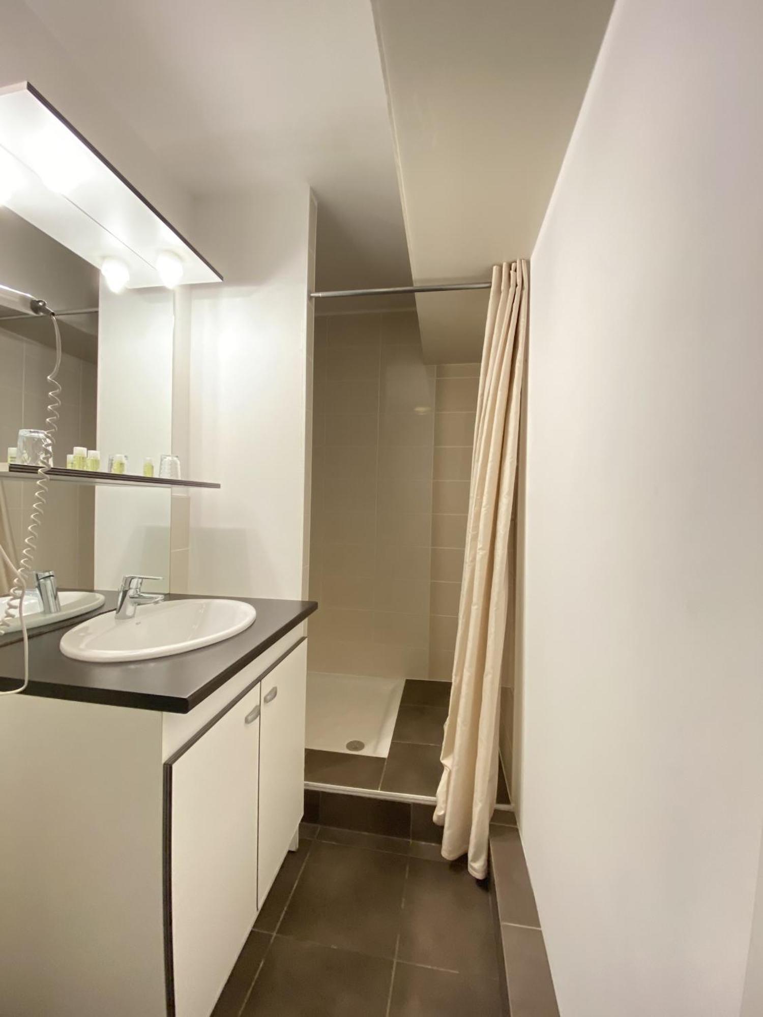 Hotel Et Studios Le Marina Baie De La Baule Pornichet Room photo